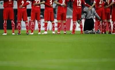 足球那些令人遗憾的场面,足球十大心酸时刻