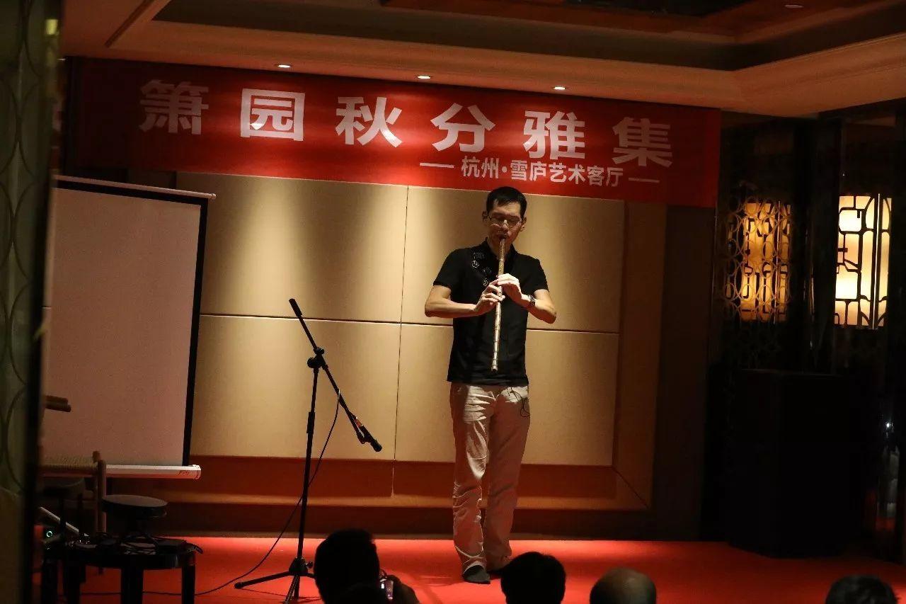 金风送爽同邀月下联,金风送爽迎中秋