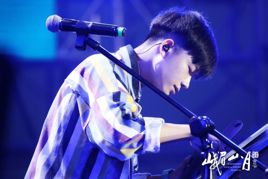 峨眉山音乐节,峨眉山月民谣音乐节直播