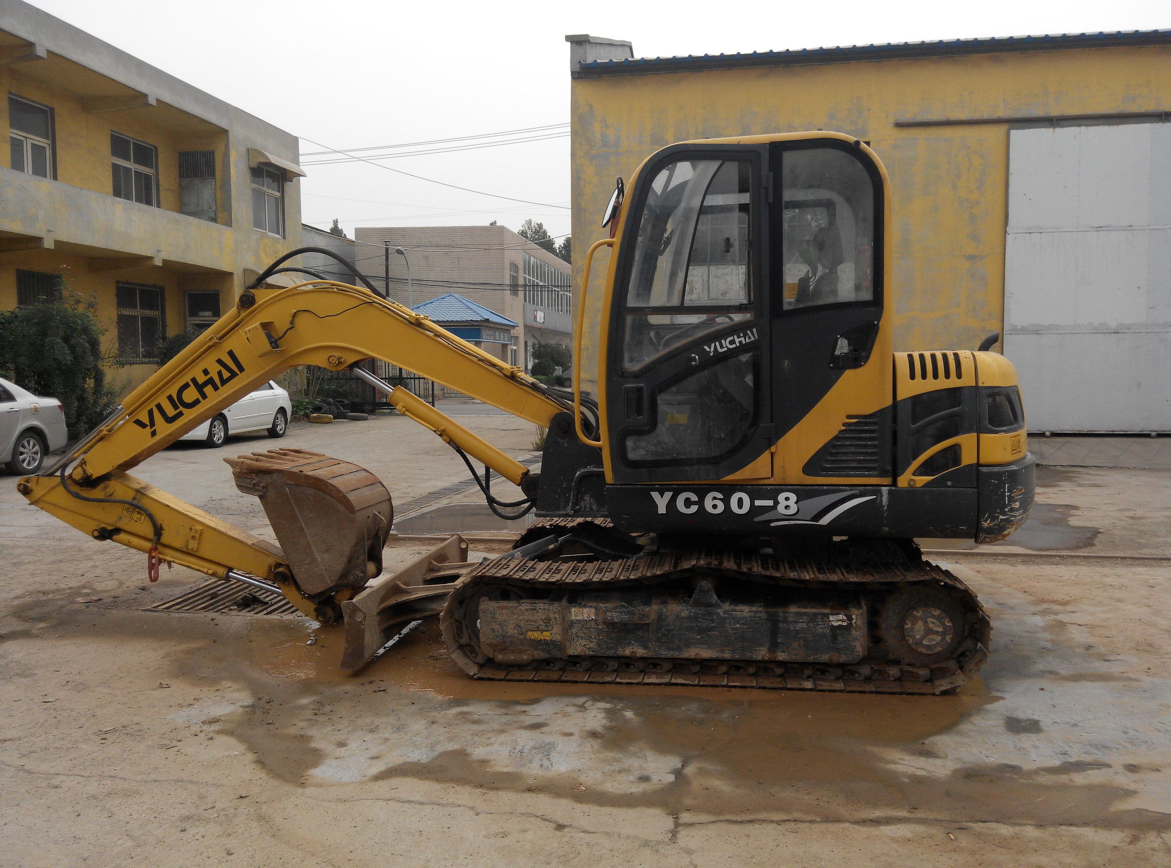 小挖机和大挖机哪个活更好干,小挖机和大挖机型号区别