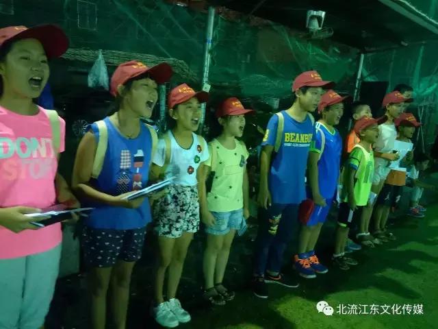 小学生足球小记者采访模板,足球联赛小记者报道