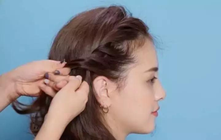 周冬雨同款发型编发教程,周冬雨春风十里不如你编发