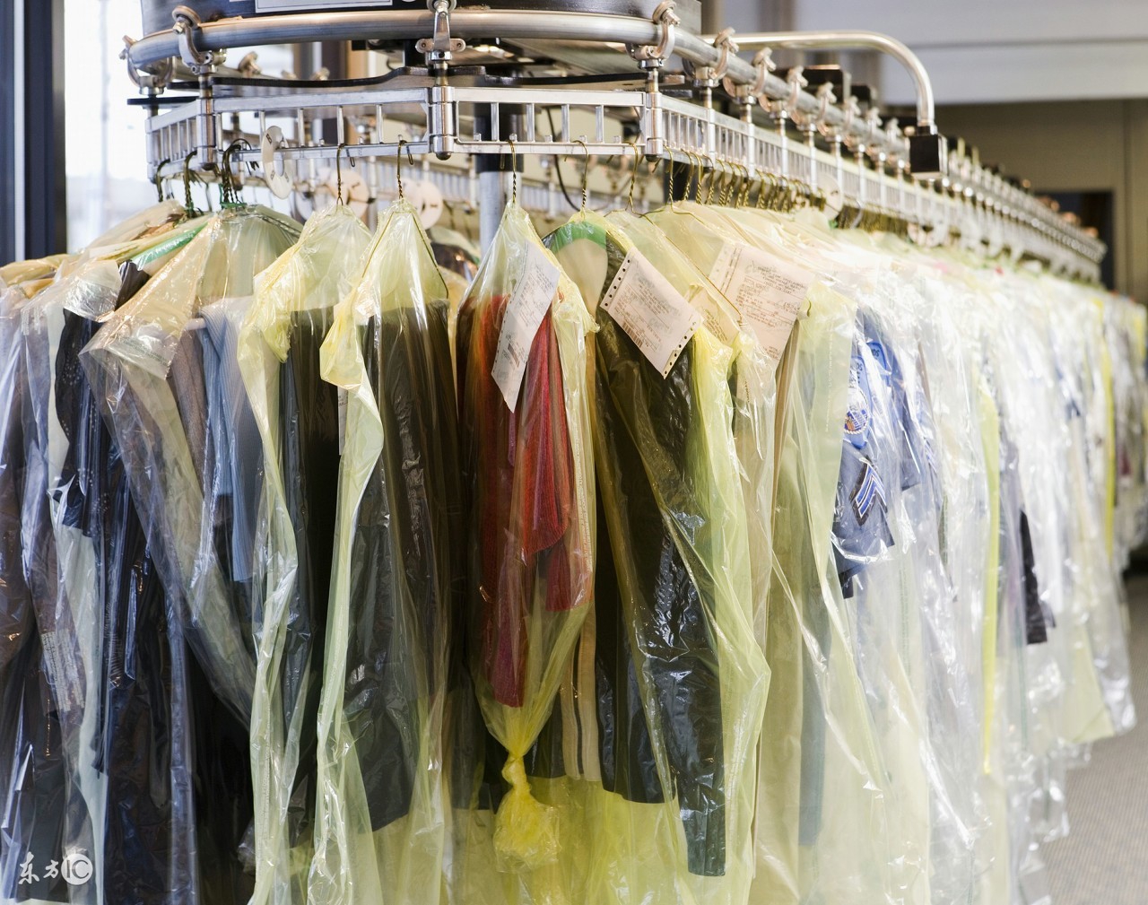 开家干洗店怎样，现在干洗行业的情况是怎样的