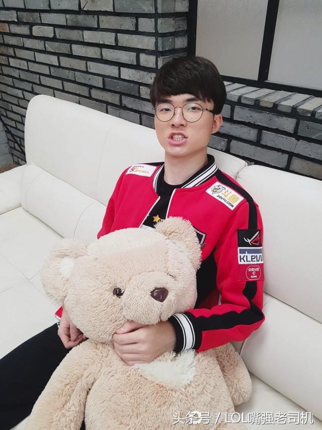 足球有五星巴西LOL有三星SKT，SKT全员化身新队服模特！