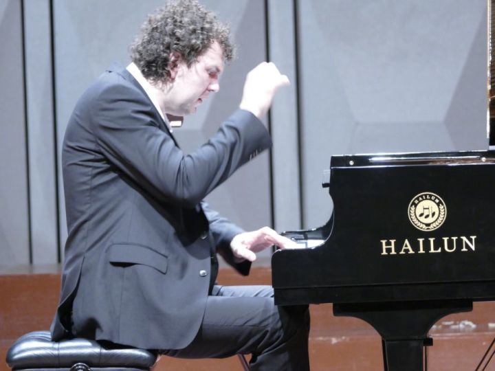 海伦维也纳演奏,海伦钢琴维也纳