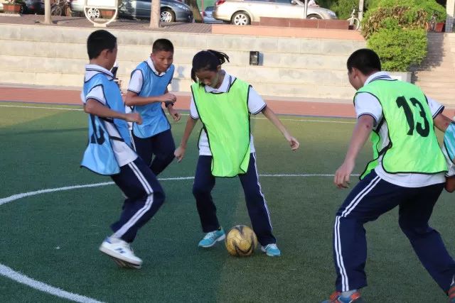 厦门学校的校风比较好,厦门足球特色学校莲龙小学