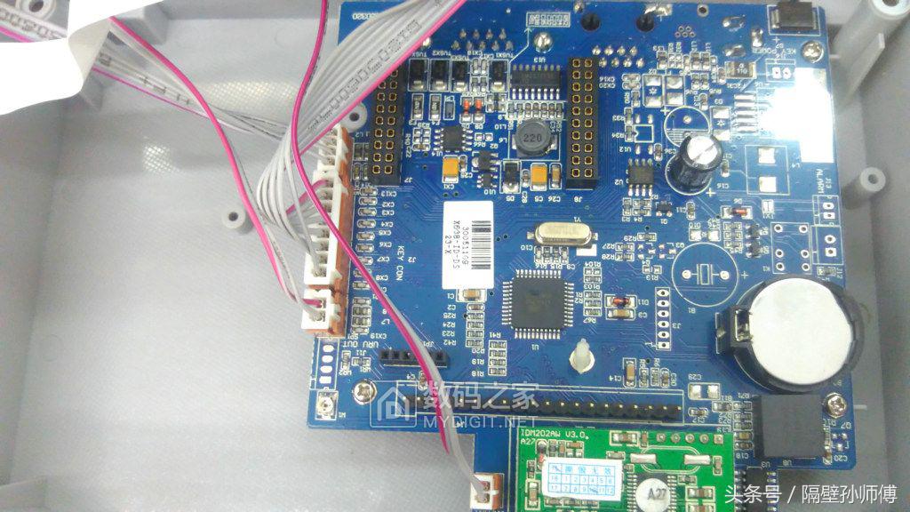 插卡考勤机拆解,无聊拆机视频