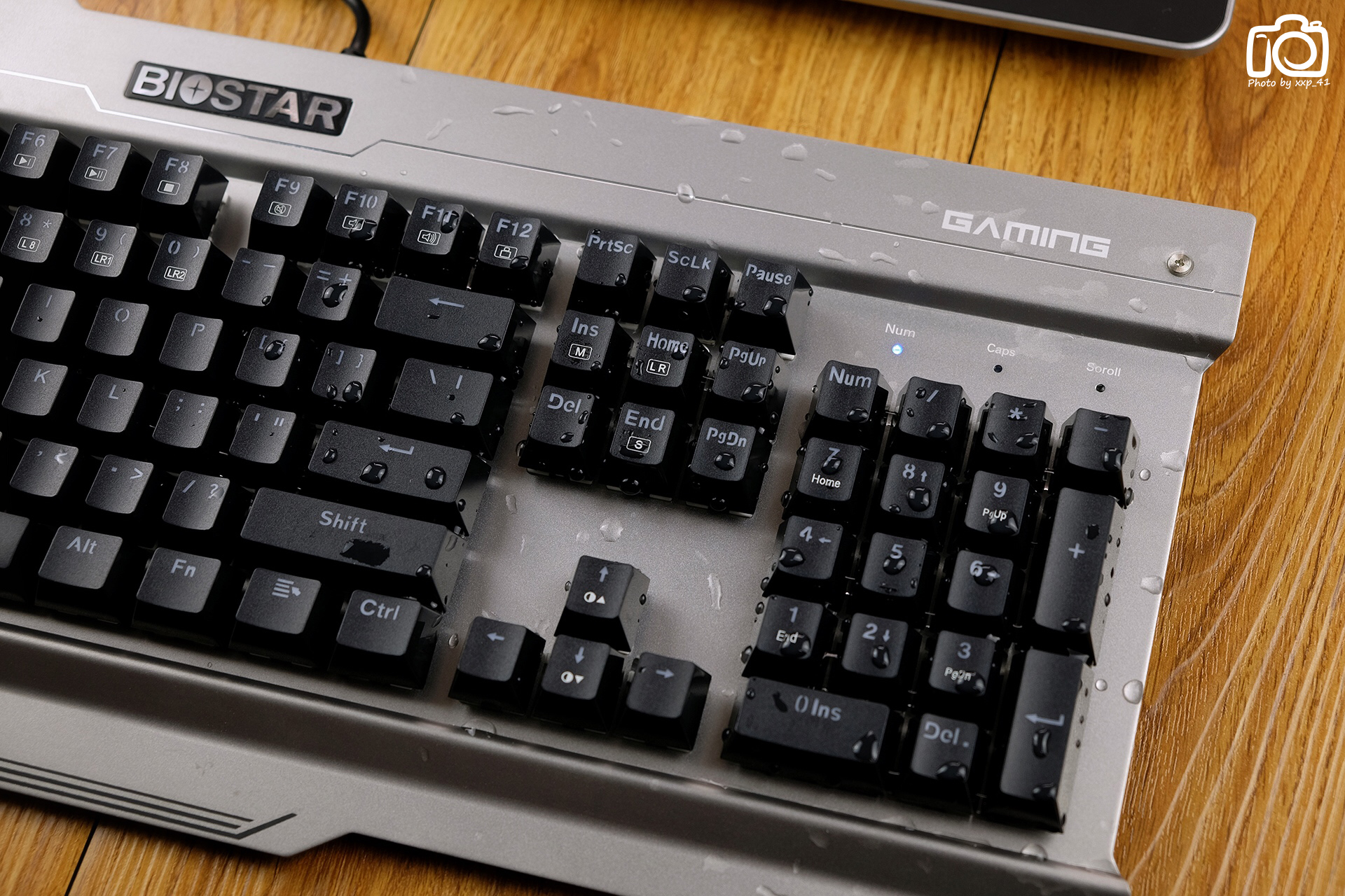 噼里啪啦打字噪，居然还防水：映泰沙漠方舟GK30青轴电竞机械键盘