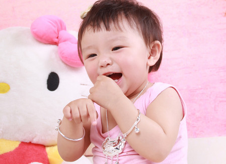 宝宝戴银饰有哪些讲究,宝宝戴银饰有什么好处么