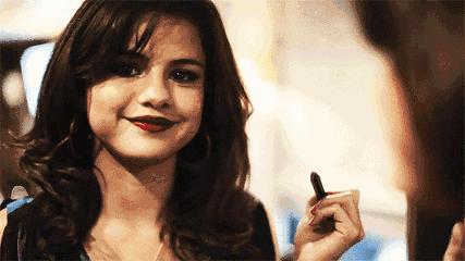 蜜粉散粉粉饼区别在哪,蜜粉散粉和粉饼哪个适合干性肌肤