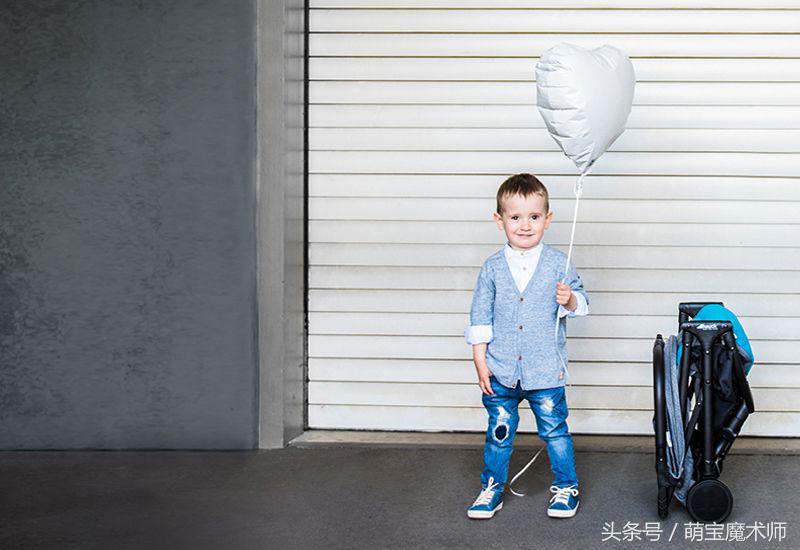 伞车实用还是遛娃神器实用,儿童旅游代步伞车