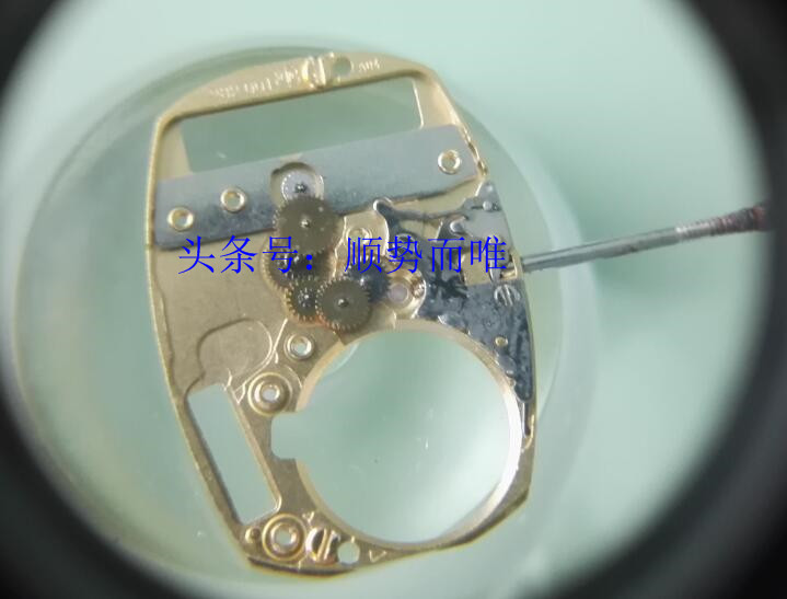 沈阳修表师傅维修视频,浪琴嘉岚石英机芯拆解