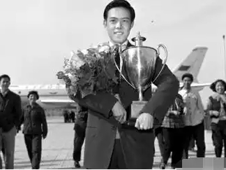 厉害了我的国！看看那些明星运动员是怎样爱国的！