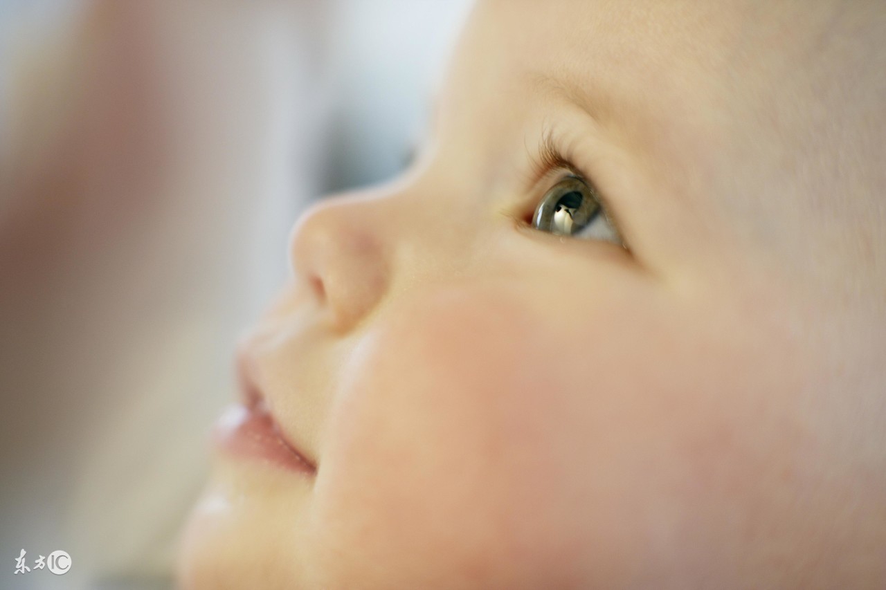 宝宝眼屎多上火了,宝宝眼屎多又黄粘稠中医