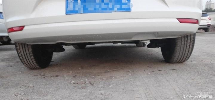 白菠萝提车，接下去有好几年我们要一起走了