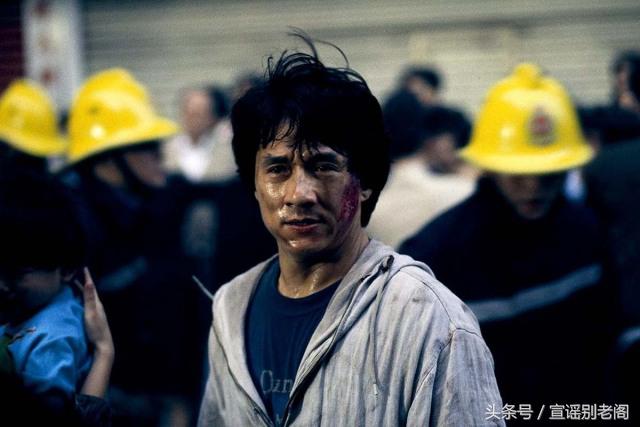 英伦对决成龙打恐怖分子,成龙在英伦对决里演技真牛