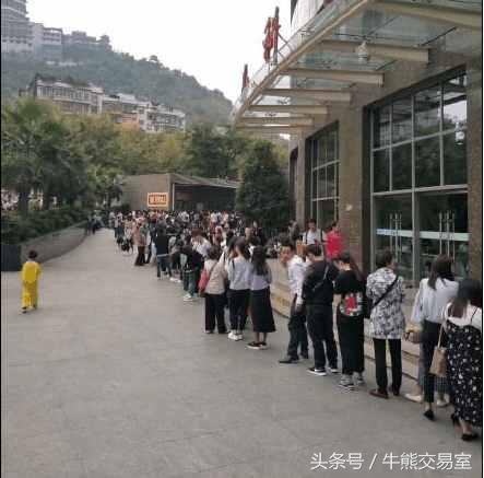 “以饼养医”新模式？贵州省医跨界生产月饼，网友称营业额超2亿！