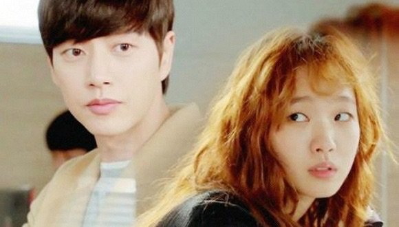 豆沙色口红是啥样儿的,太阳的后裔同款口红是什么颜色