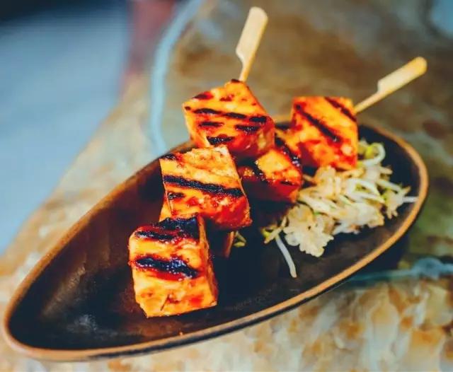 揭秘：真实的泰国人妖，昙花一现的美丽