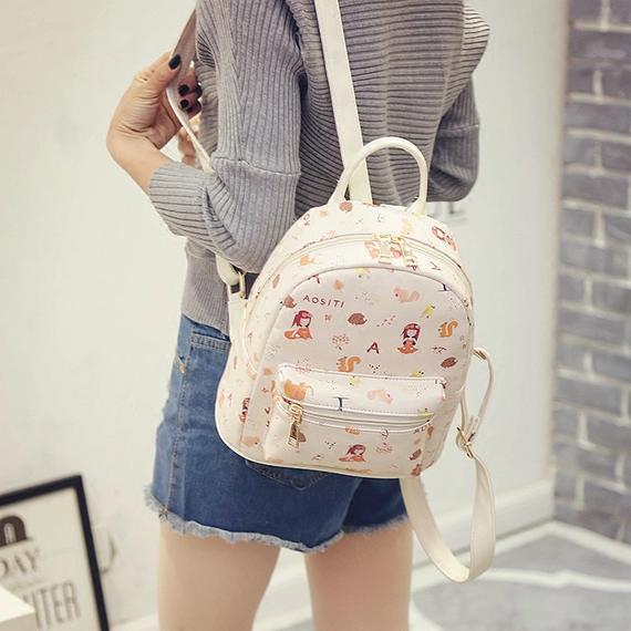 学院风个性双肩包装嫩卖萌必备法宝