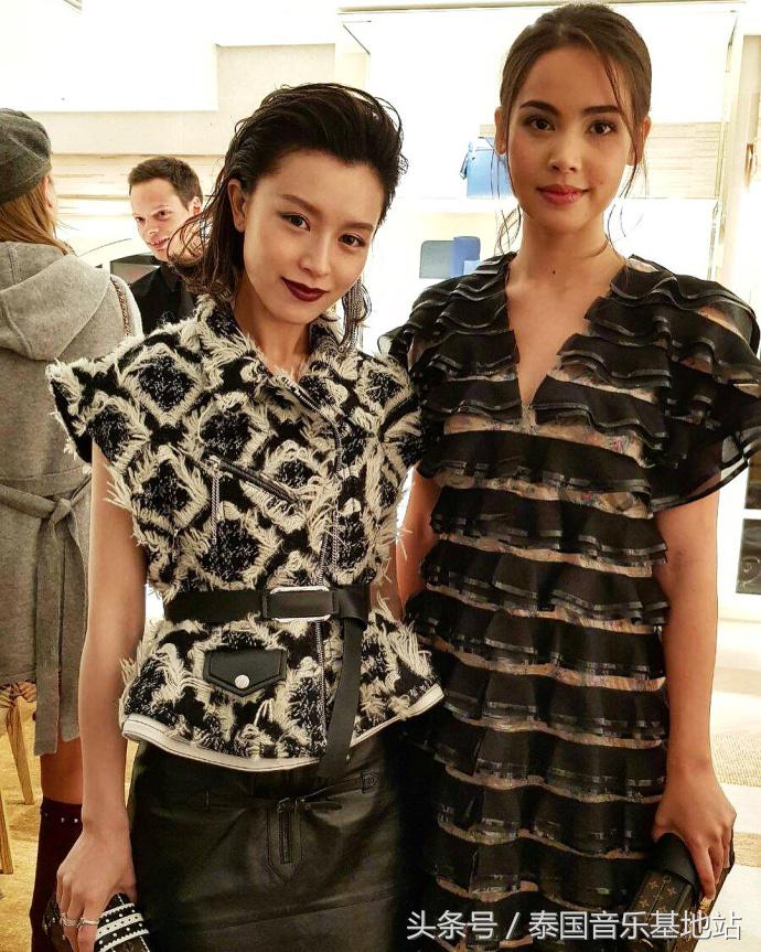 泰国知名女星YAYA赴巴黎征战LV时装秀黑色波浪裙变身时尚新宠儿