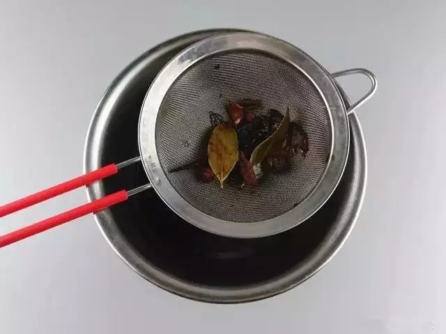 为什么饭店的酱油这么好吃,为什么饭店酱油不会很咸