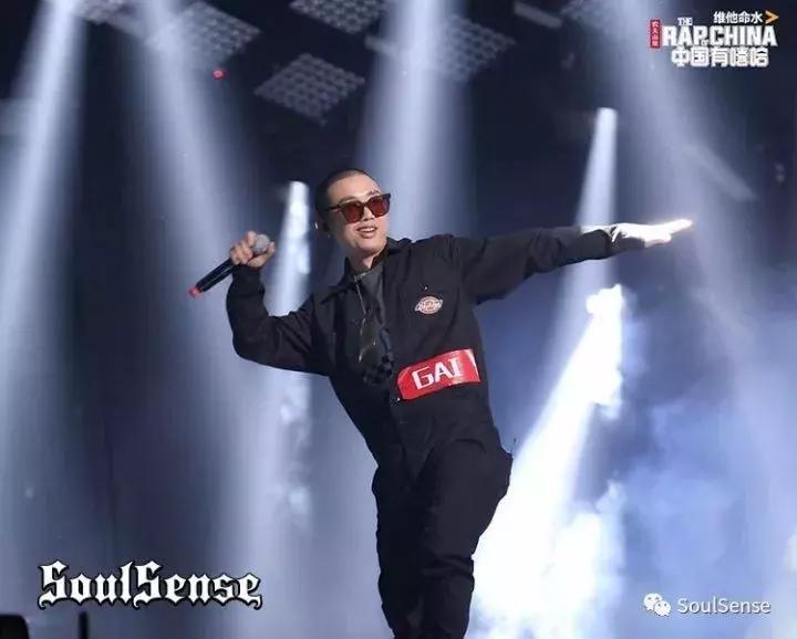 从《中国有嘻哈》rapper的服饰，看2017秋季服饰搭配