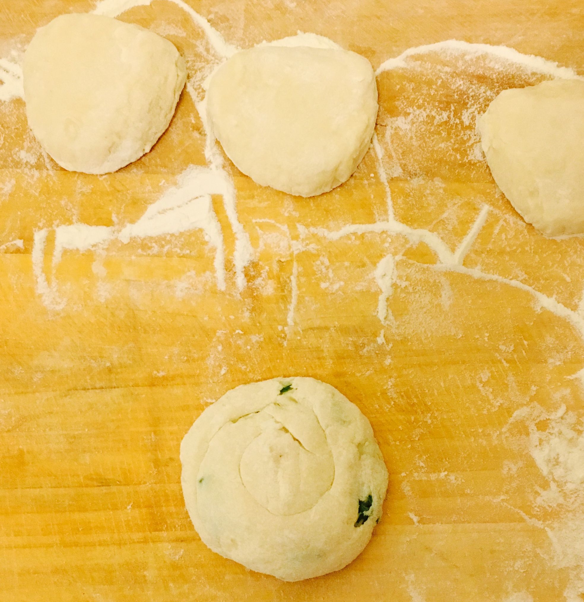 正宗酥脆葱油芝麻千层饼,千层饼葱油的家常做法视频