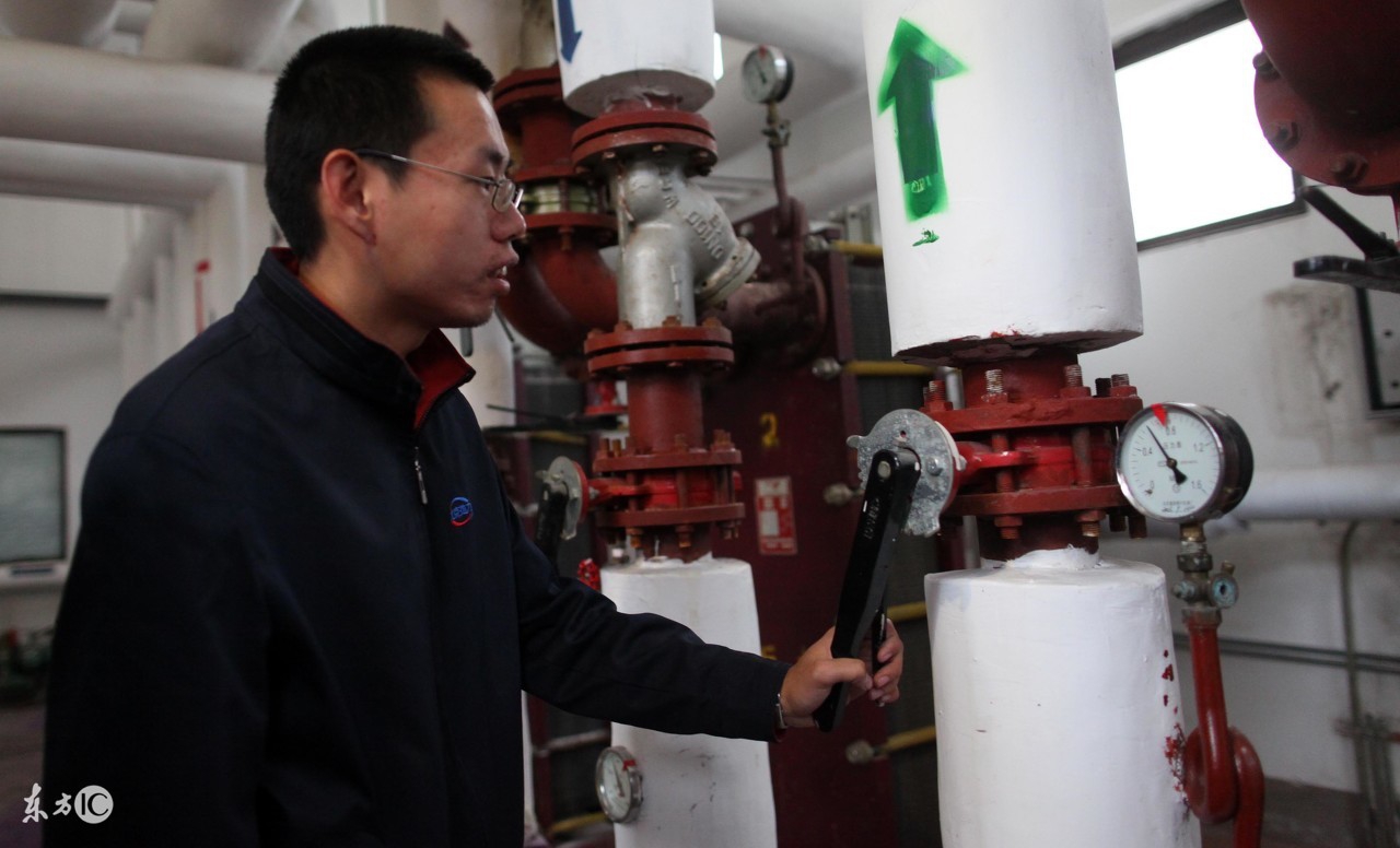 *疆新**人脾气性格和这天气一样！不迁就不掩饰！要么冬，要么夏！