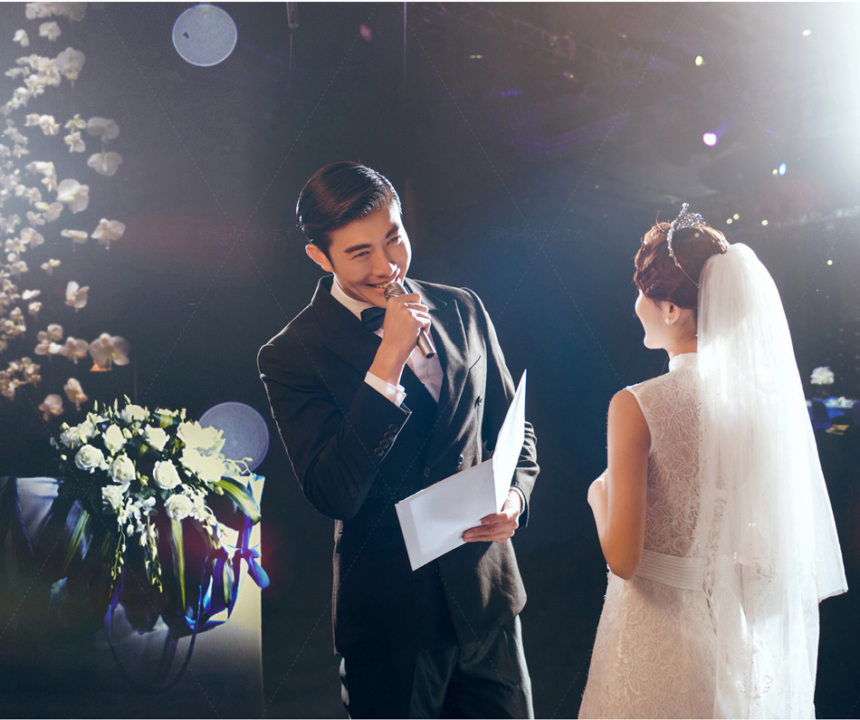 新娘拍婚纱照穿什么,新娘穿婚纱配什么鞋子