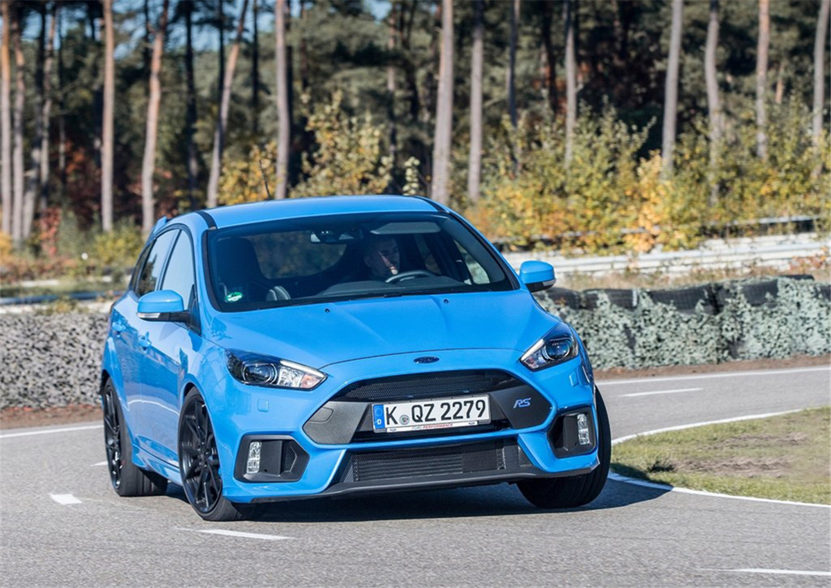 趣味钢炮,福克斯rs试驾视频