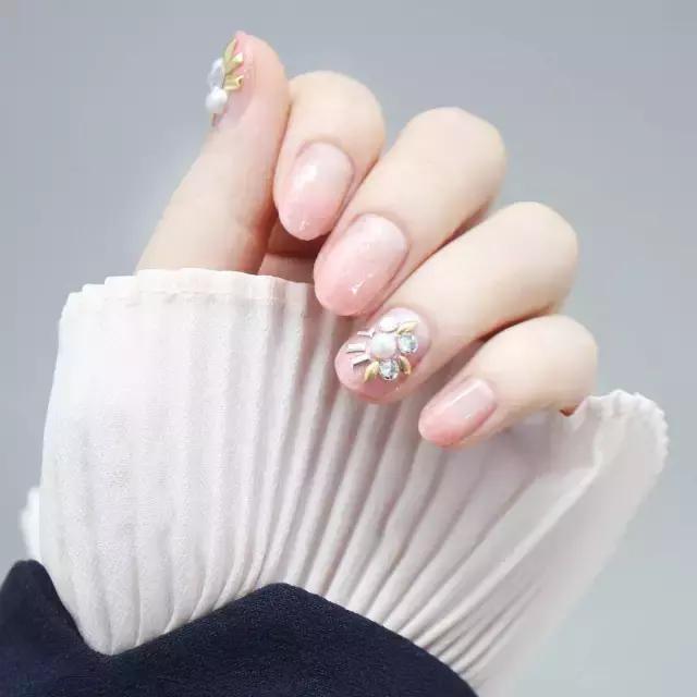 各种宝石美甲,蓝色宝石顶级奢侈品胸针