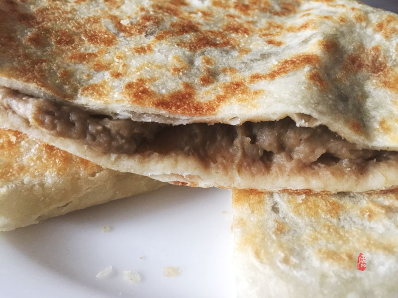 外皮酥脆馅料浓郁,外皮焦香酥脆内馅丰富柔软