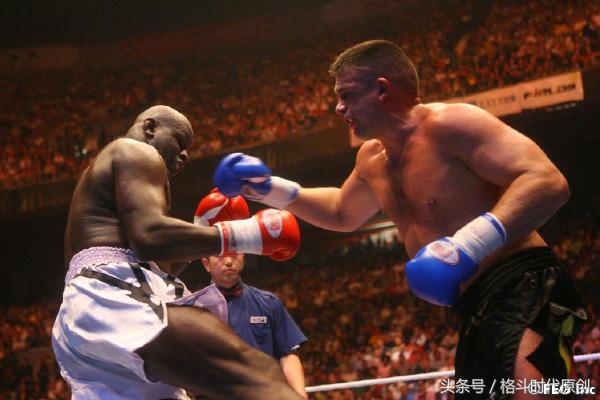 人口小国、大神辈出的格斗圣地，随便出个小孩能灭泰拳王