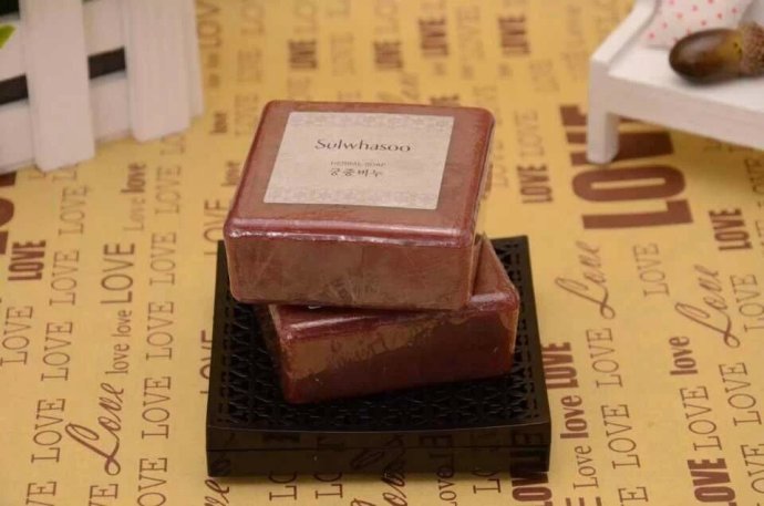 洗面奶和洁面皂哪个清洁力度强,洁面皂和洗面奶哪个更干净