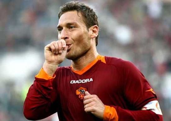 托蒂意甲传奇狼王,罗马狼王托蒂退役