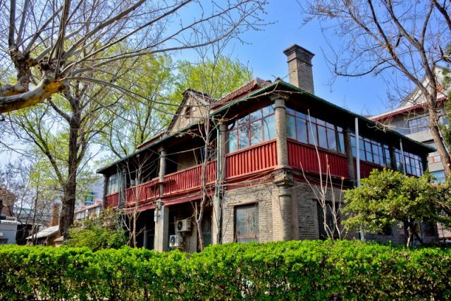 趣谈山大趵突泉校区，春风十里不如你