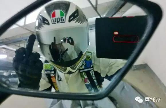 杜卡迪696摩托官方价格多少钱,哪年的杜卡迪696比较好