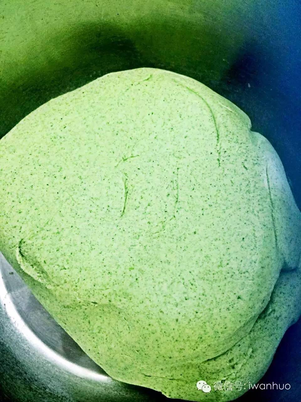 如何制作咸蛋黄肉松青团,咸蛋黄肉松酥教程