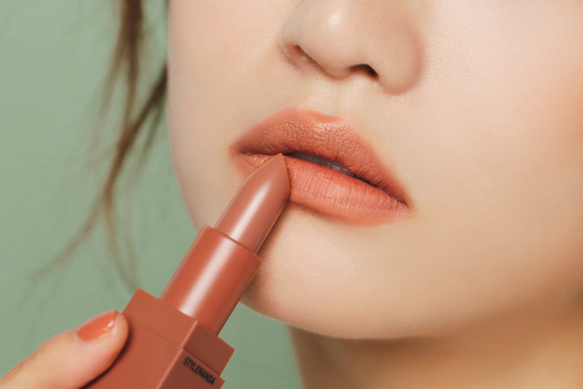 口红色号热卖排行榜10强秋冬,适合秋冬季节的口红推荐滋润版