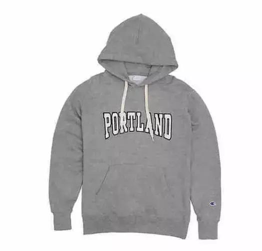 champion黑色和白色哪个好,champion复古低调