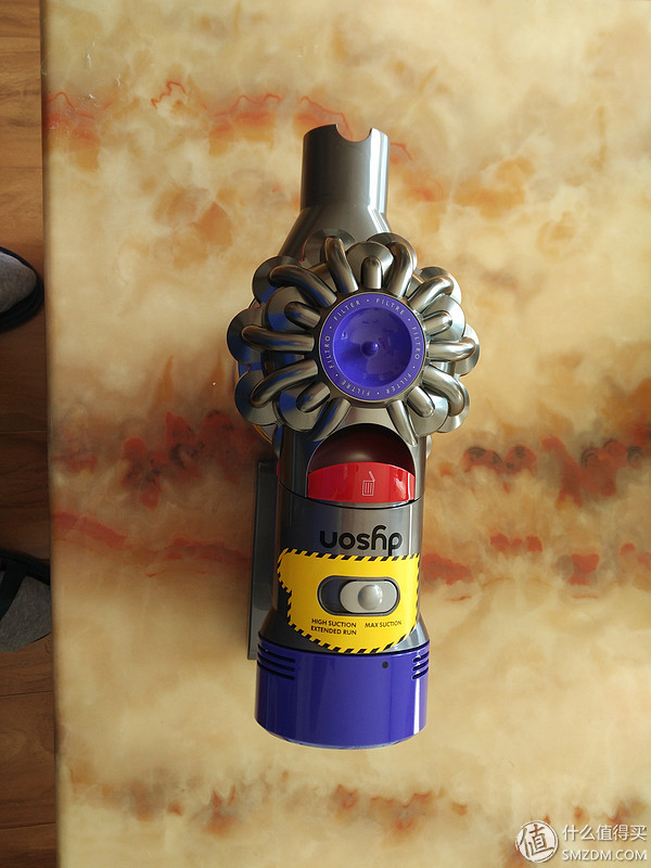 用过戴森才知道家里多脏,dyson戴森吸尘器v10宣传
