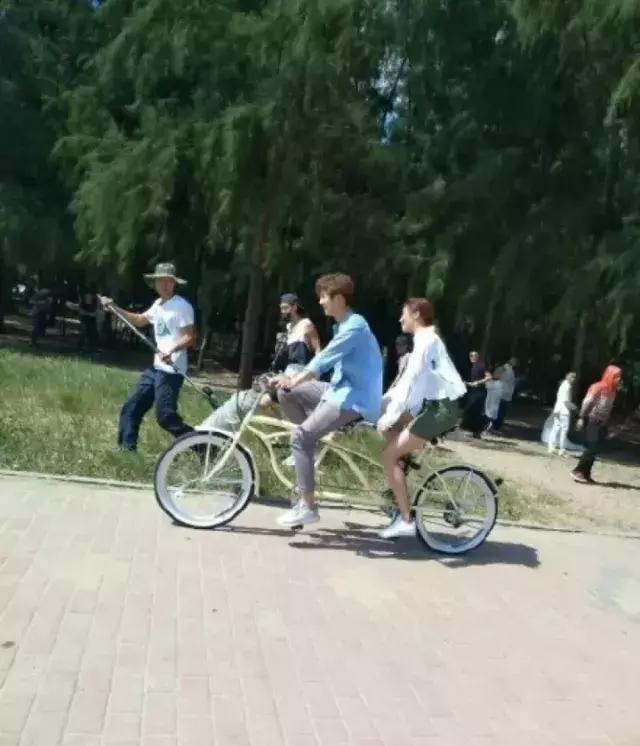 那么多女明星，为什么鹿晗偏偏选中了97年的关晓彤？