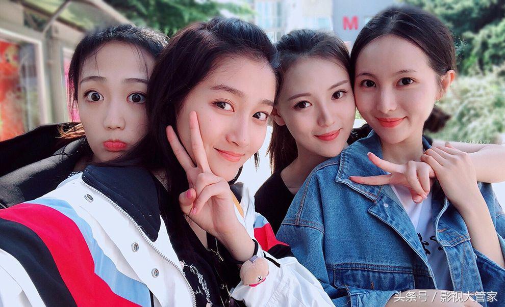 鹿晗回应恋情采访视频,鹿晗官宣恋情时关晓彤的回应