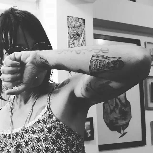 纹身师第一次给别人纹身,朋友带我去纹身然后后悔了