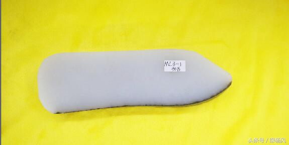 一条项链200块,一条玉石项链