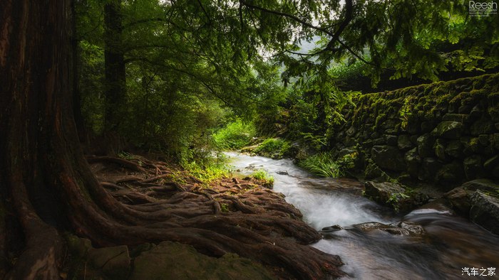 宝马X6,不谈性能如何!自驾遇上大雨还被拍成大片,颜值绝对够!