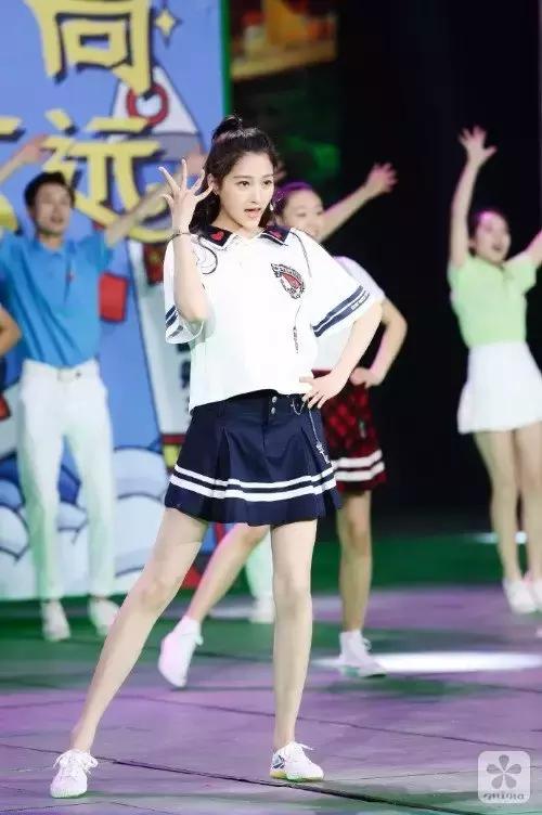 鹿晗真正爱上关晓彤的原因,鹿晗喜欢关晓彤的原因