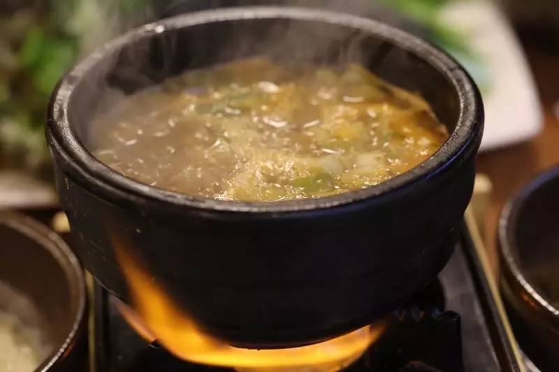 这里可能是唯一能够满足你吃到巨无霸海鲜和偶遇Runningman的地方了！