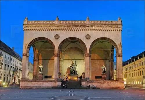 慕尼黑完整版多少分钟,慕尼黑空难详解